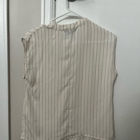 Banana Republic Blouse - Picture 2 of 3